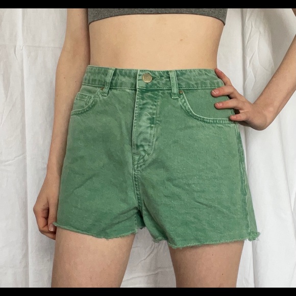 Zara Button-Fly High Waisted Denim Shorts - Picture 2 of 3